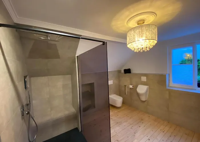 3 Bed - Sleeps 6 - Parking - Wifi Hébergement de vacances Lupburg