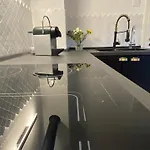 3 Bed - Sleeps 6 - Parking - Wifi Prázdninový dům *